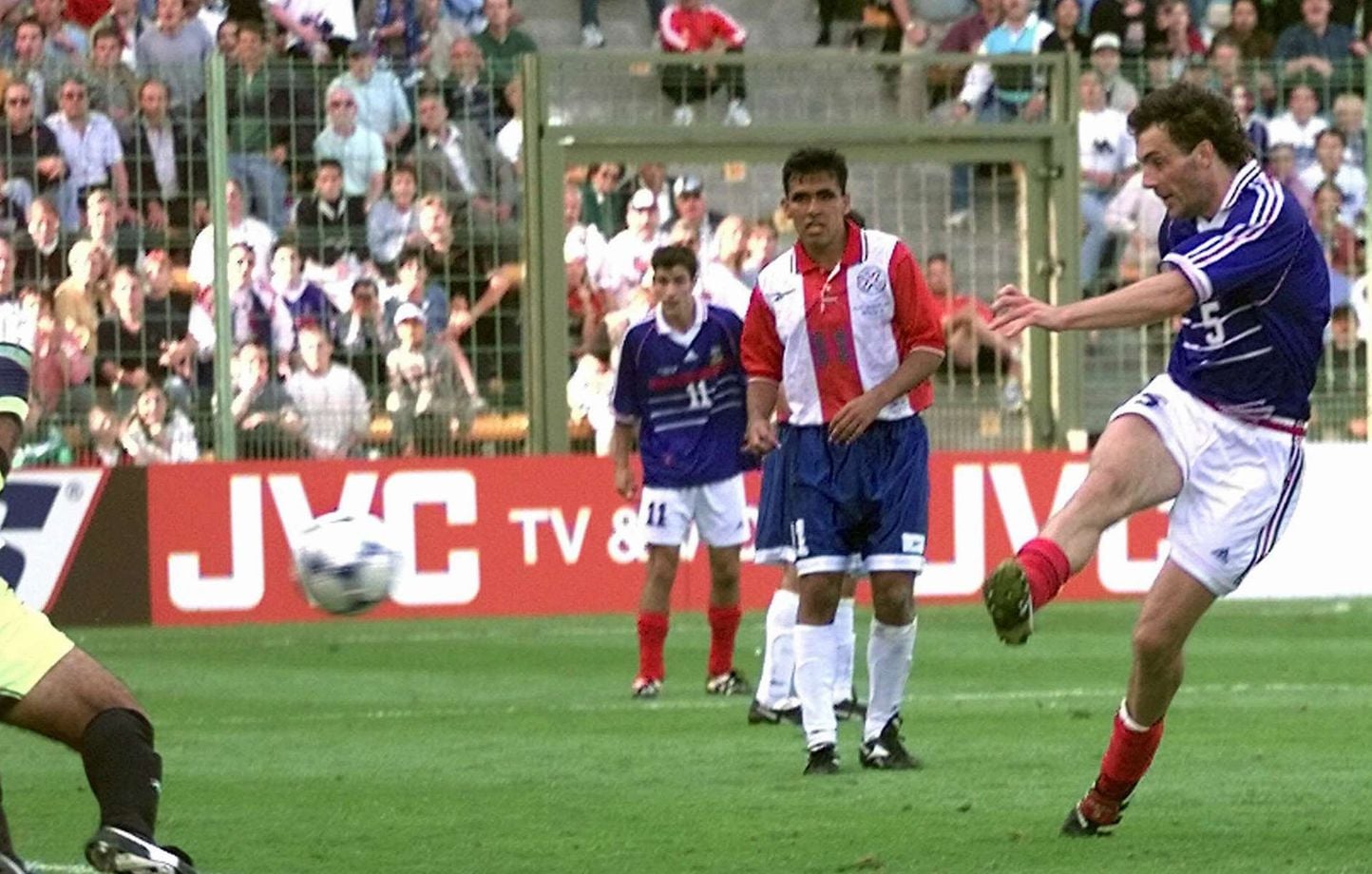 En imágenes – Mundial 2026: Gran susto, “la luz” viene de Blanca… Fue el Francia-Paraguay de 1998 En imágenes – Mundial 2026: Gran susto, “la luz” viene de Blanca… Fue el Francia-Paraguay de 1998